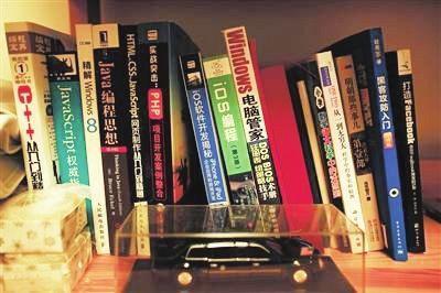 他是全國(guó)最小黑客，8歲寫代碼，曾花1分錢網(wǎng)上買2500元商品