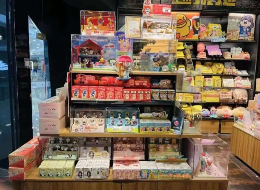誰(shuí)在搶泡泡瑪特的生意？