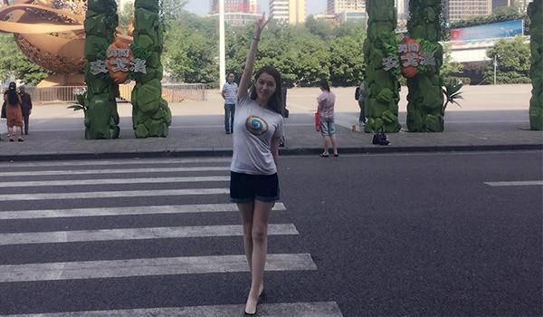 為何清華狀元要當(dāng)女主播？一文揭秘大學(xué)生主播生活