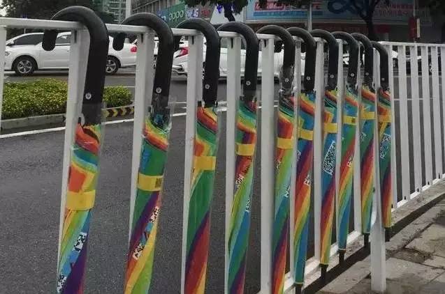 3萬把共享雨傘7天全軍覆沒！企業(yè)鼓勵用戶帶回家