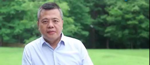 曾在31歲成為中國(guó)首富，做過(guò)比王者榮耀更火的游戲，前幾年，他被迫退隱江湖