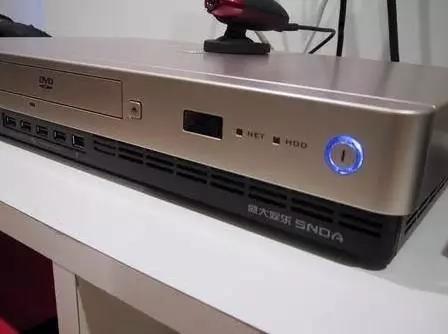 曾在31歲成為中國(guó)首富，做過(guò)比王者榮耀更火的游戲，前幾年，他被迫退隱江湖