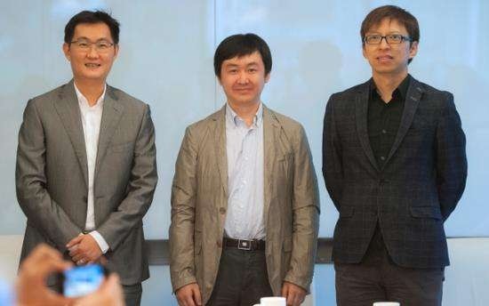 王小川笑擁母親：別激動 搜狗IPO只是對過去十四年的總結(jié)